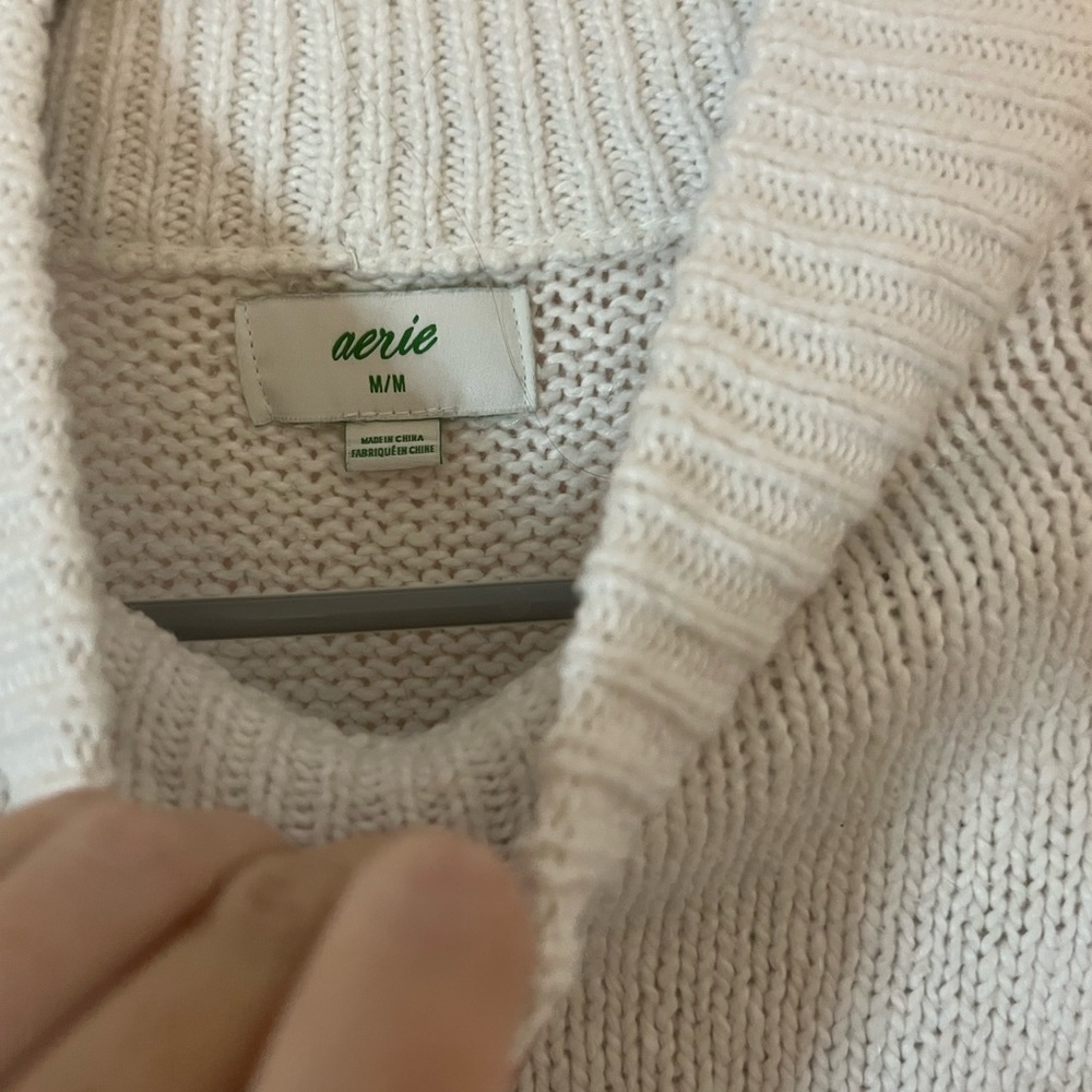 Aerie Mock neck White sweater - Picture 2 of 4